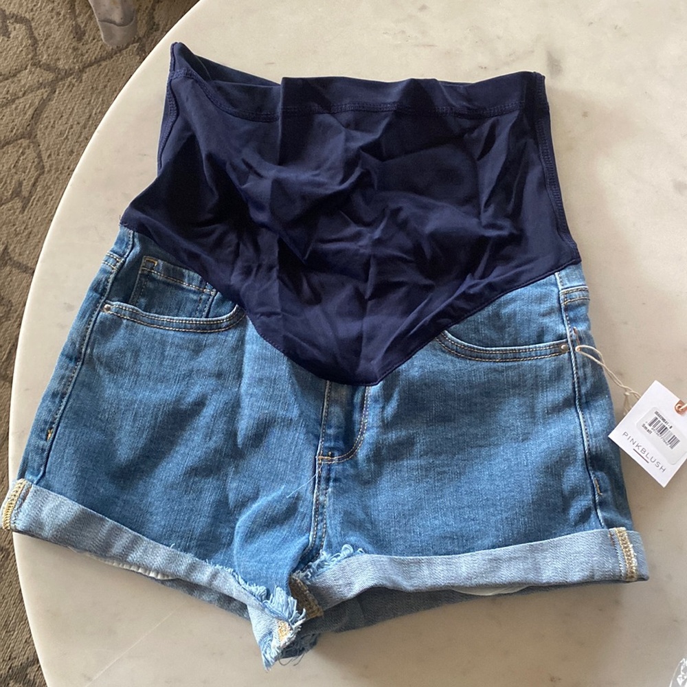 BNWT pink blush maturity jean short